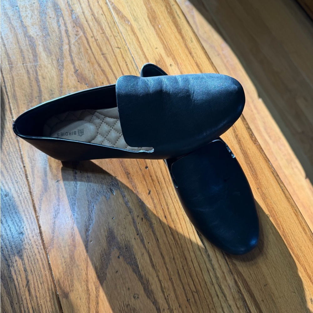 Birdie black leather slip on women’s flats. LIKE NEW